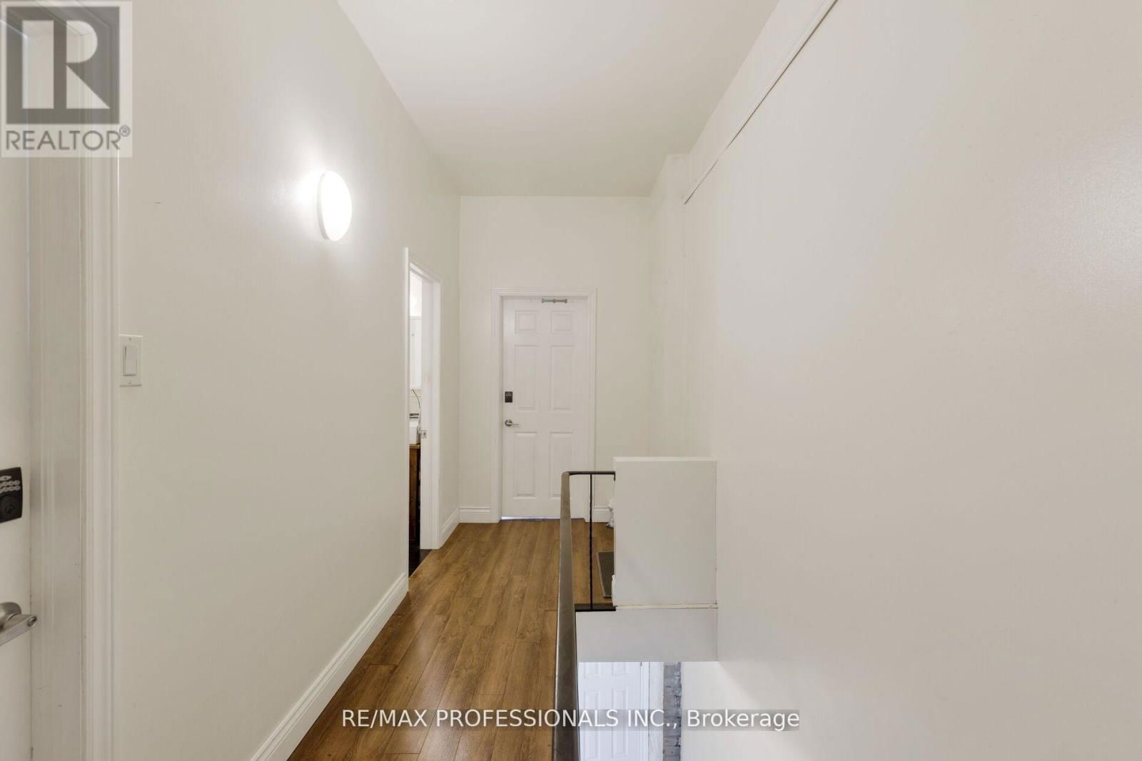 13 GORE STREET Image 16