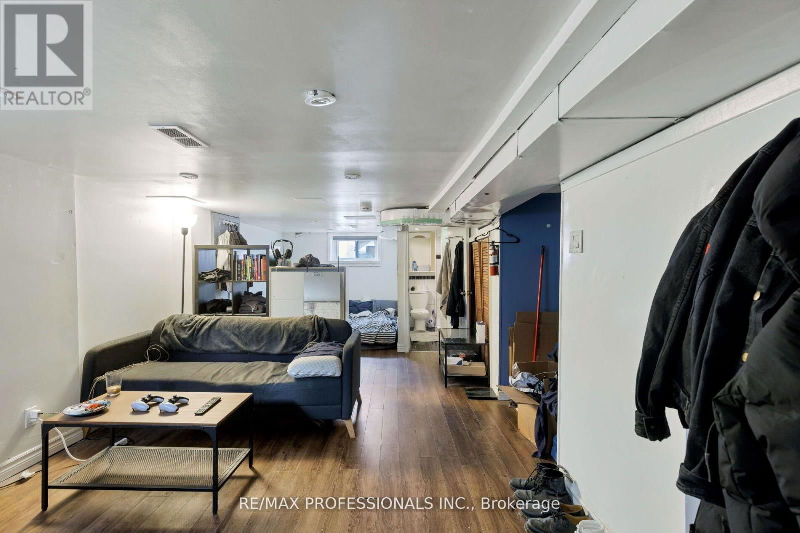 13 GORE STREET Image 23