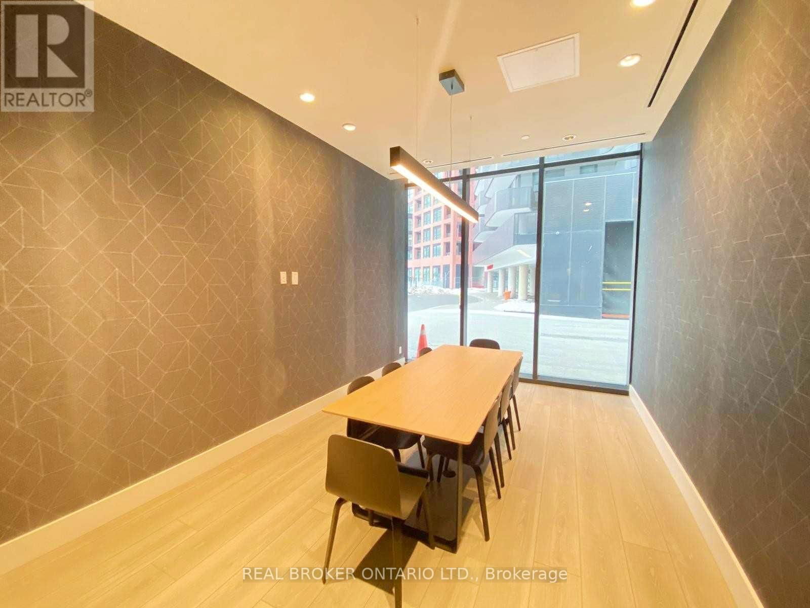 307 - 30 TRETTI WAY Image 13