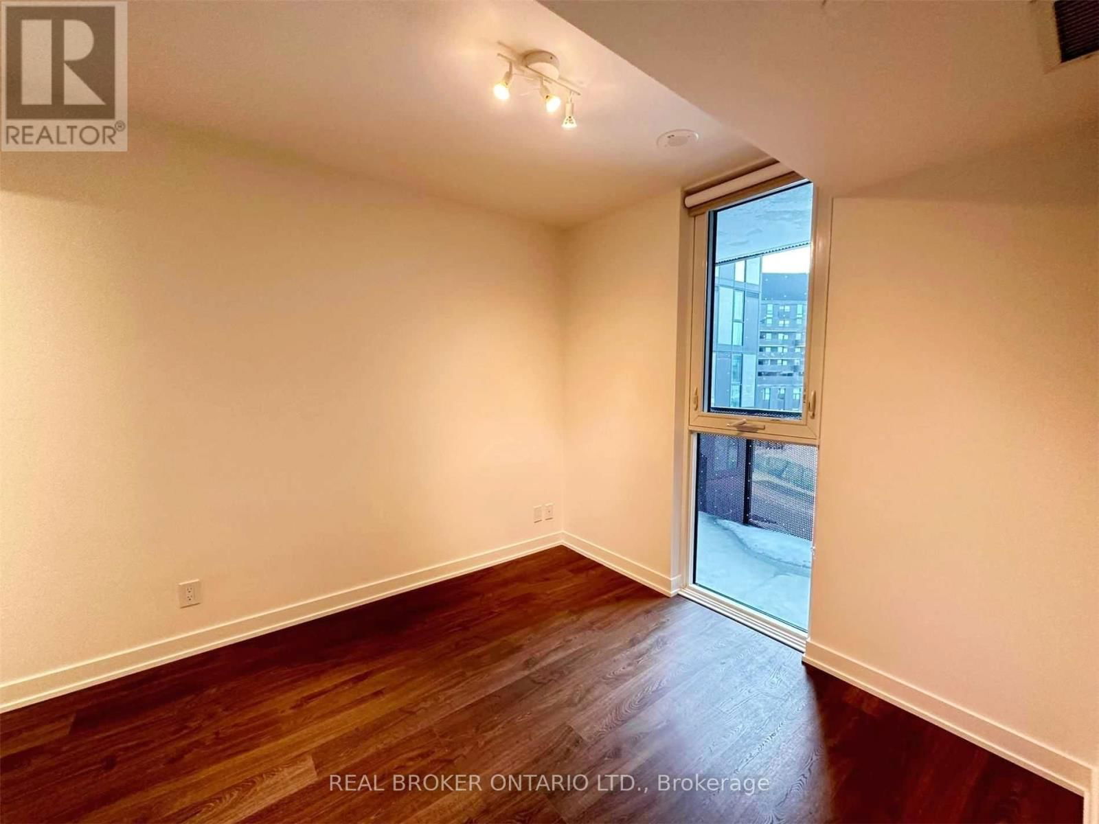 307 - 30 TRETTI WAY Image 7