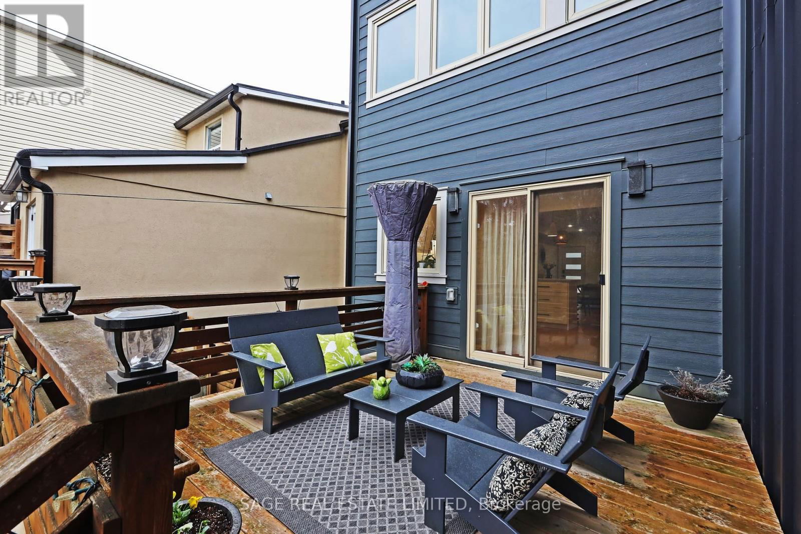 394 KEEWATIN AVENUE Image 39