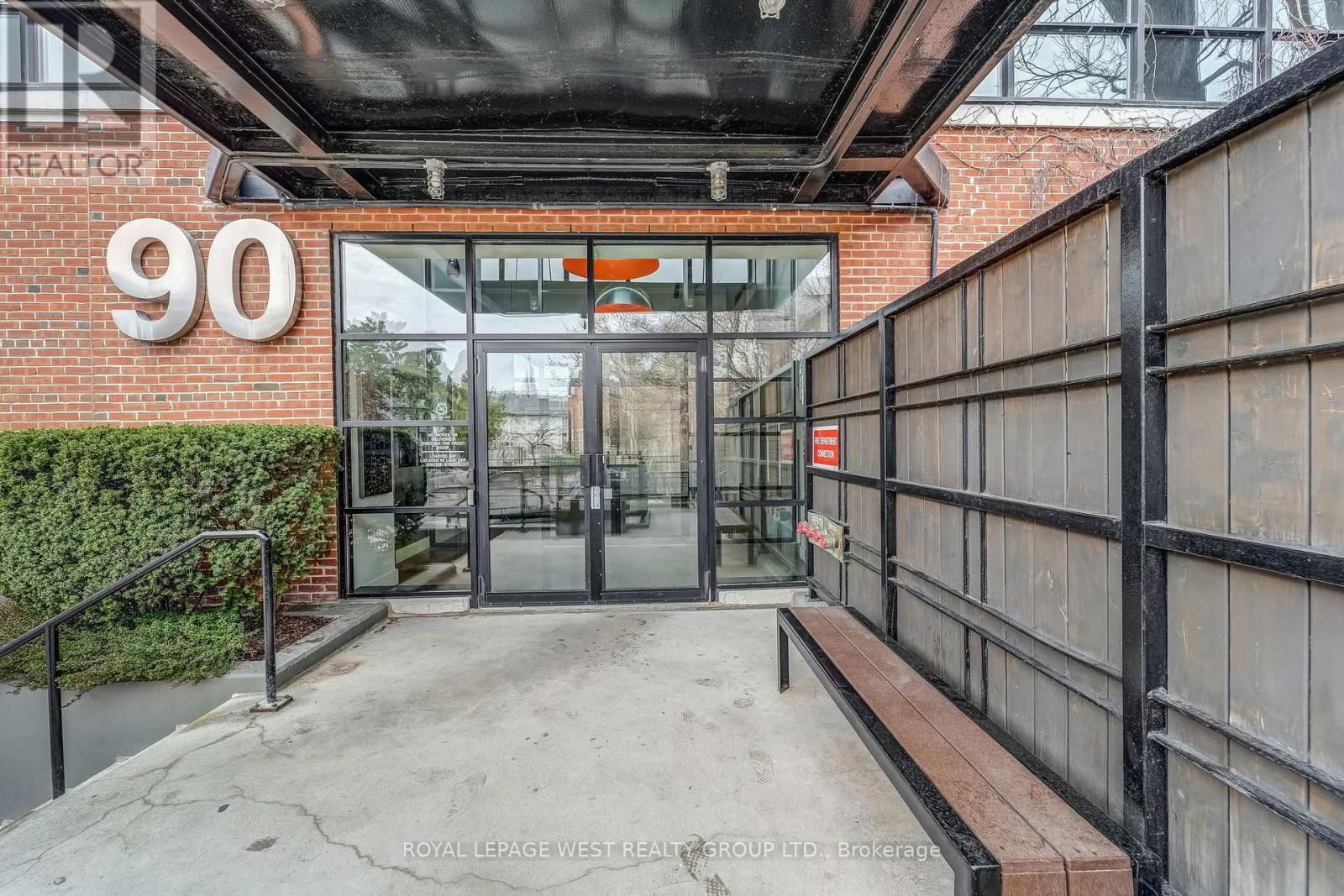 416 - 90 SUMACH STREET Image 1