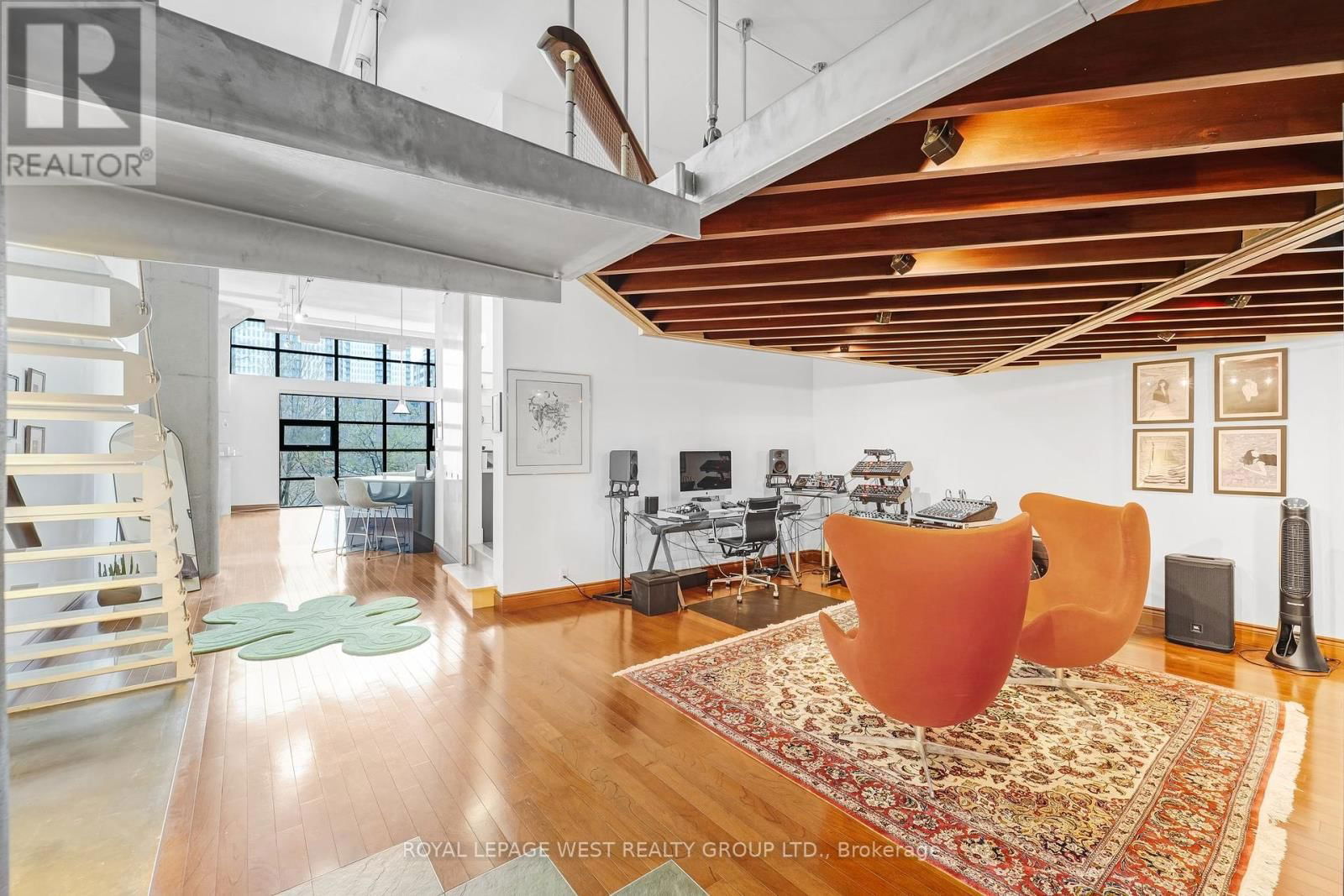 416 - 90 SUMACH STREET Image 20