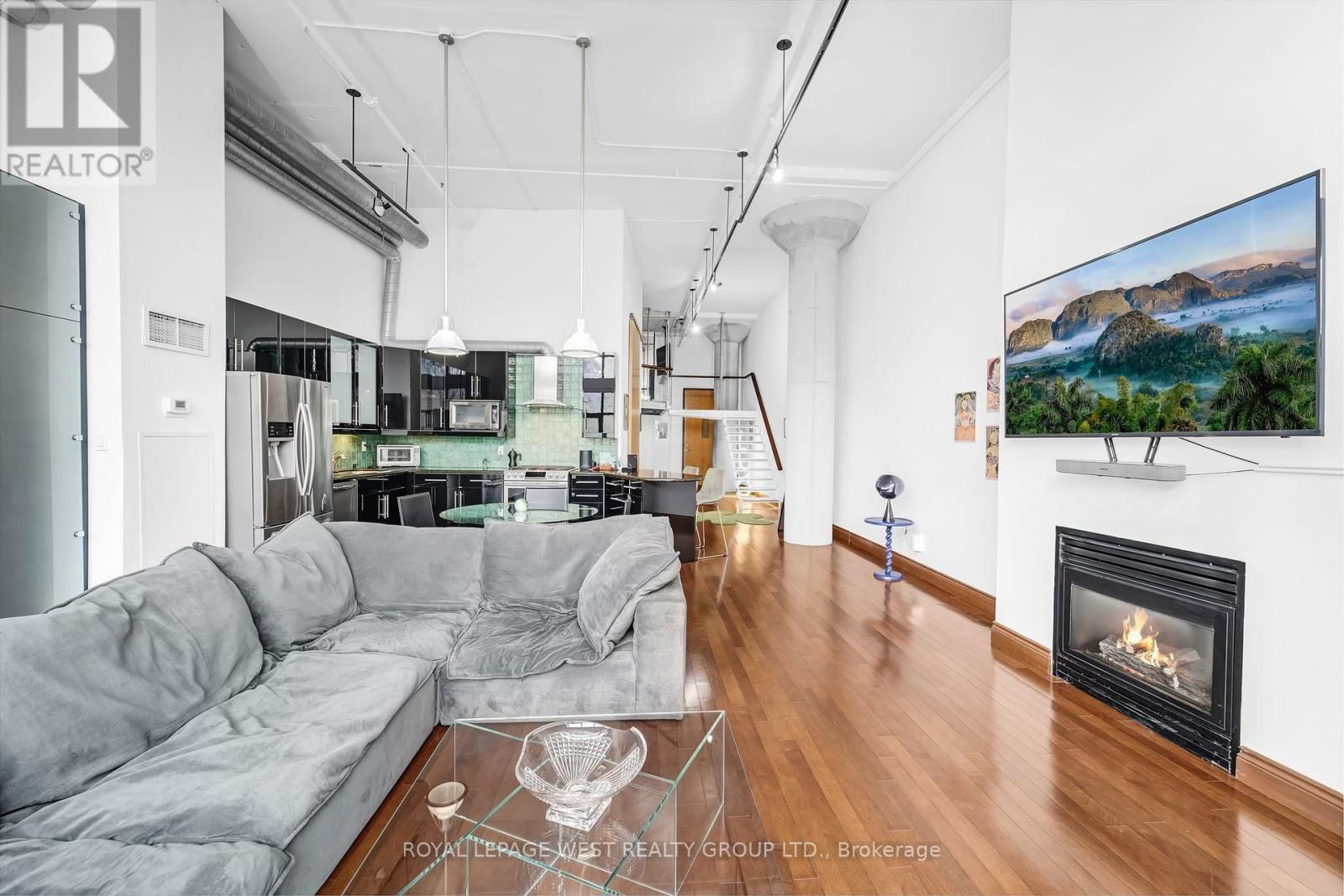 416 - 90 SUMACH STREET Image 5