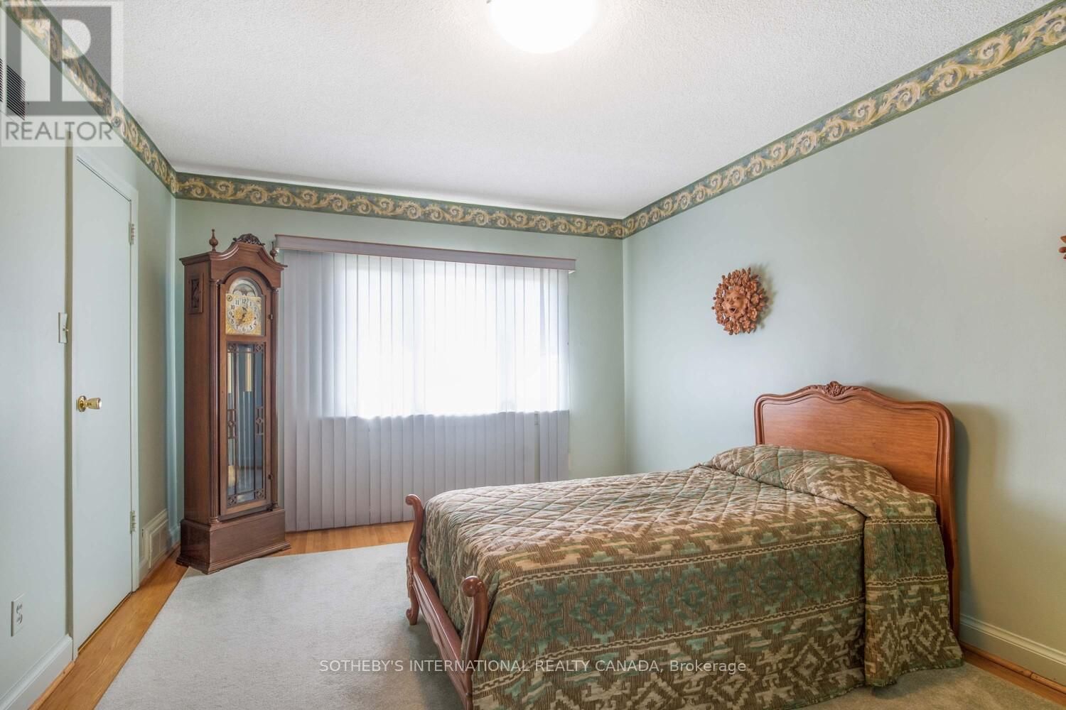 305 BESSBOROUGH DRIVE Image 14