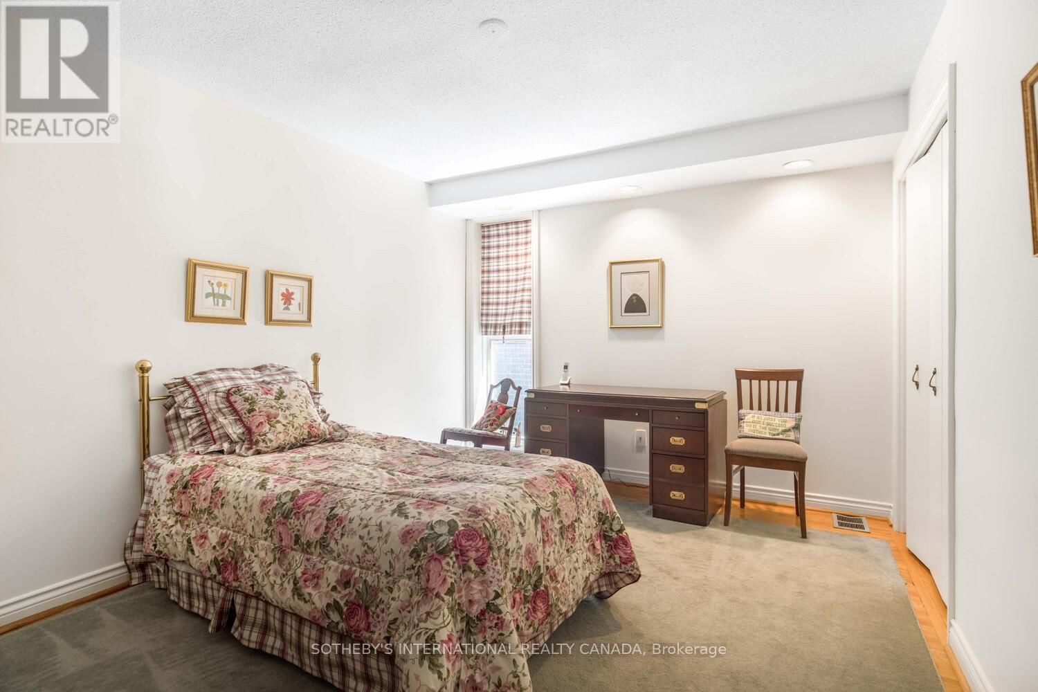 305 BESSBOROUGH DRIVE Image 15