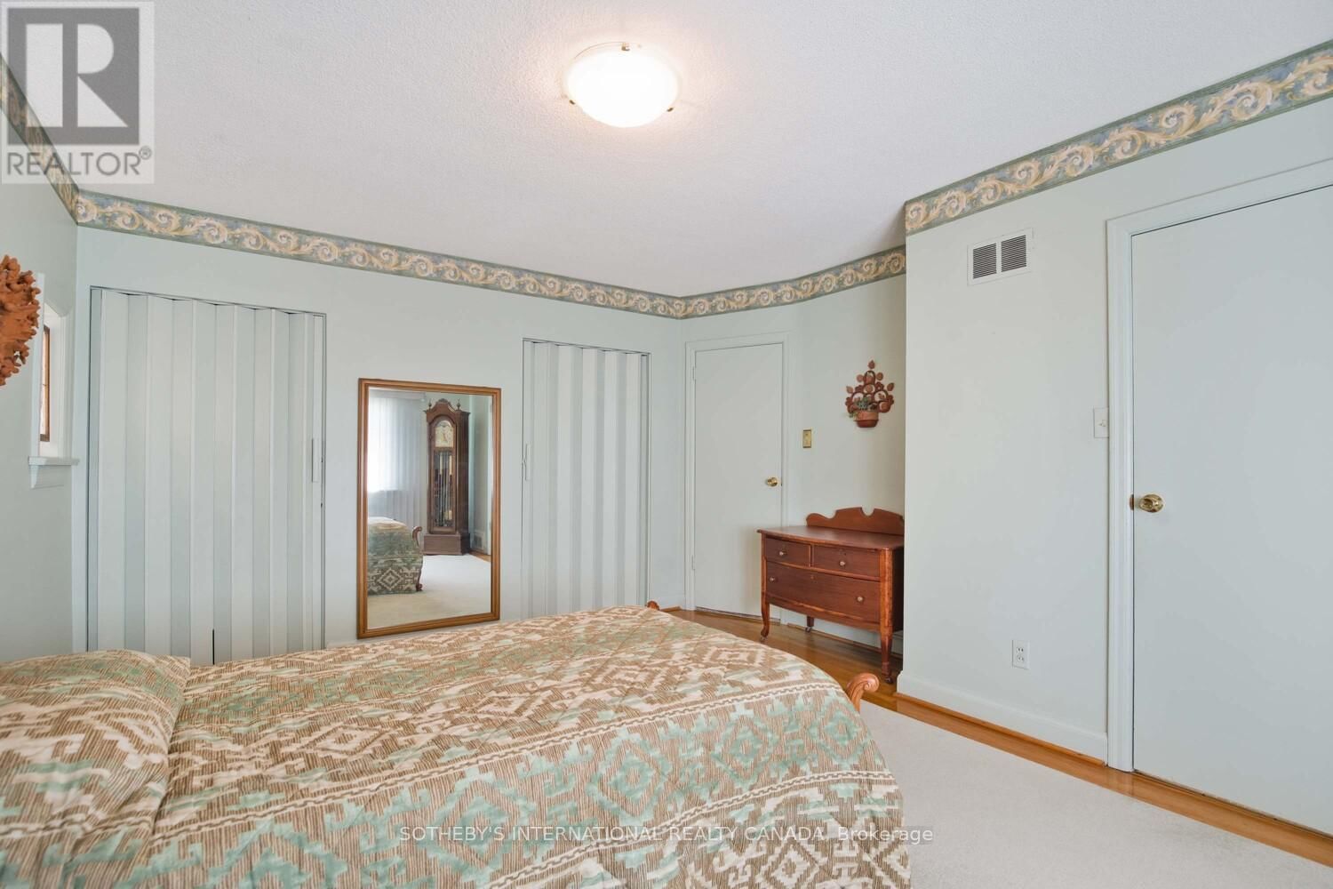 305 BESSBOROUGH DRIVE Image 16