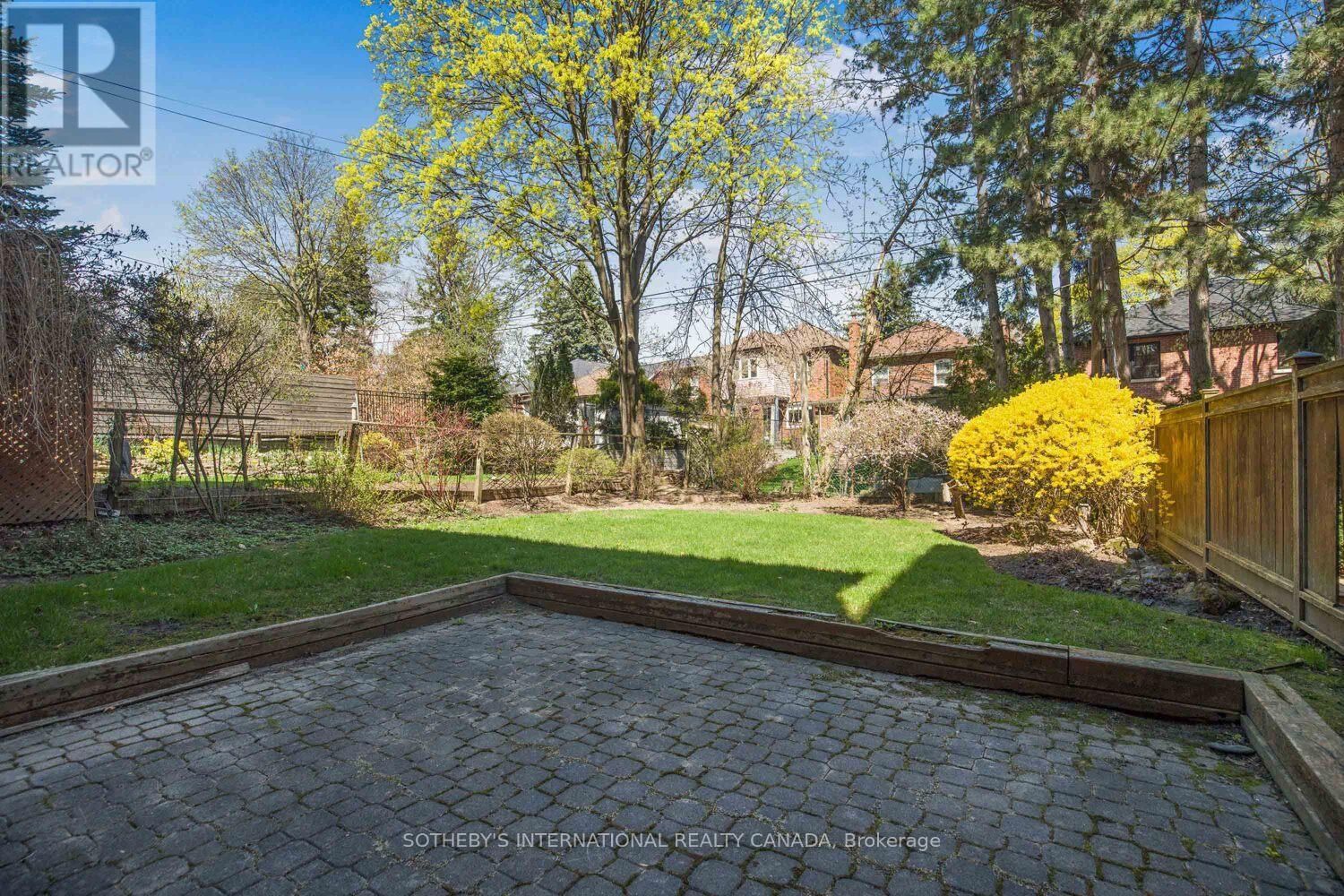 305 BESSBOROUGH DRIVE Image 22