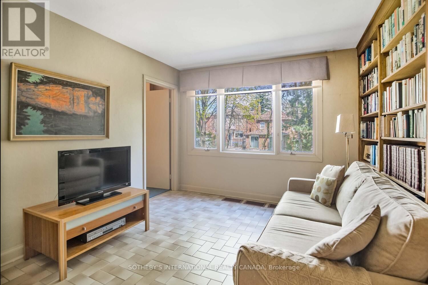 305 BESSBOROUGH DRIVE Image 7