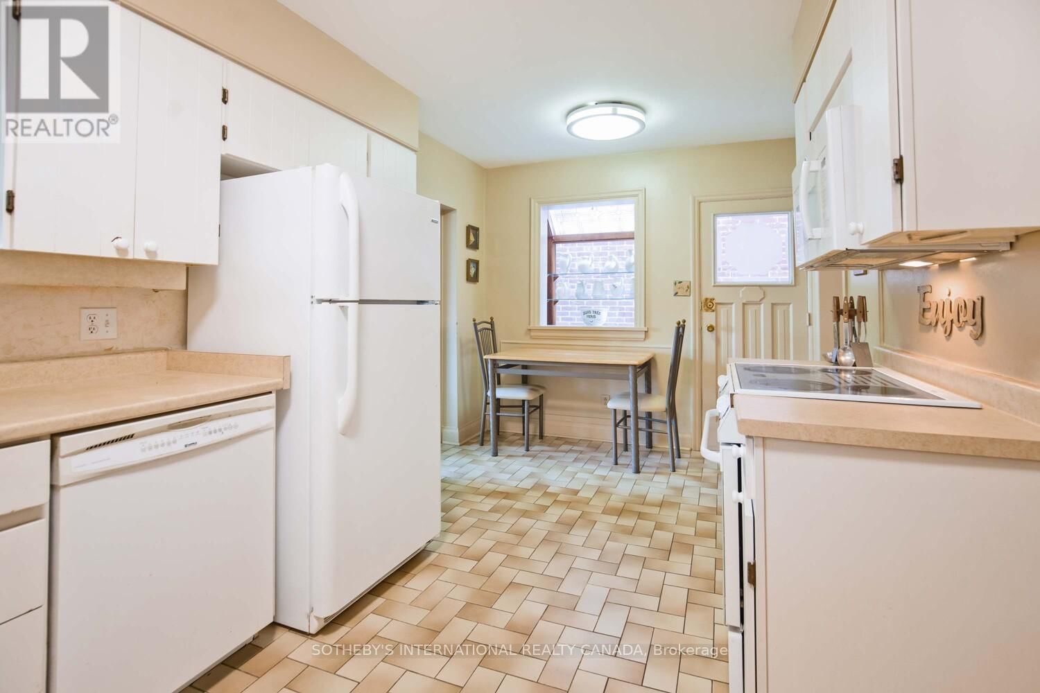 305 BESSBOROUGH DRIVE Image 9