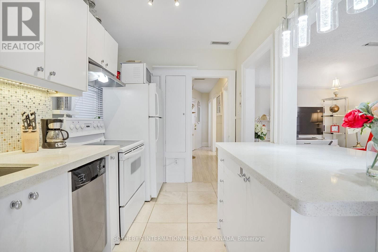 12 BELSIZE DRIVE Image 17