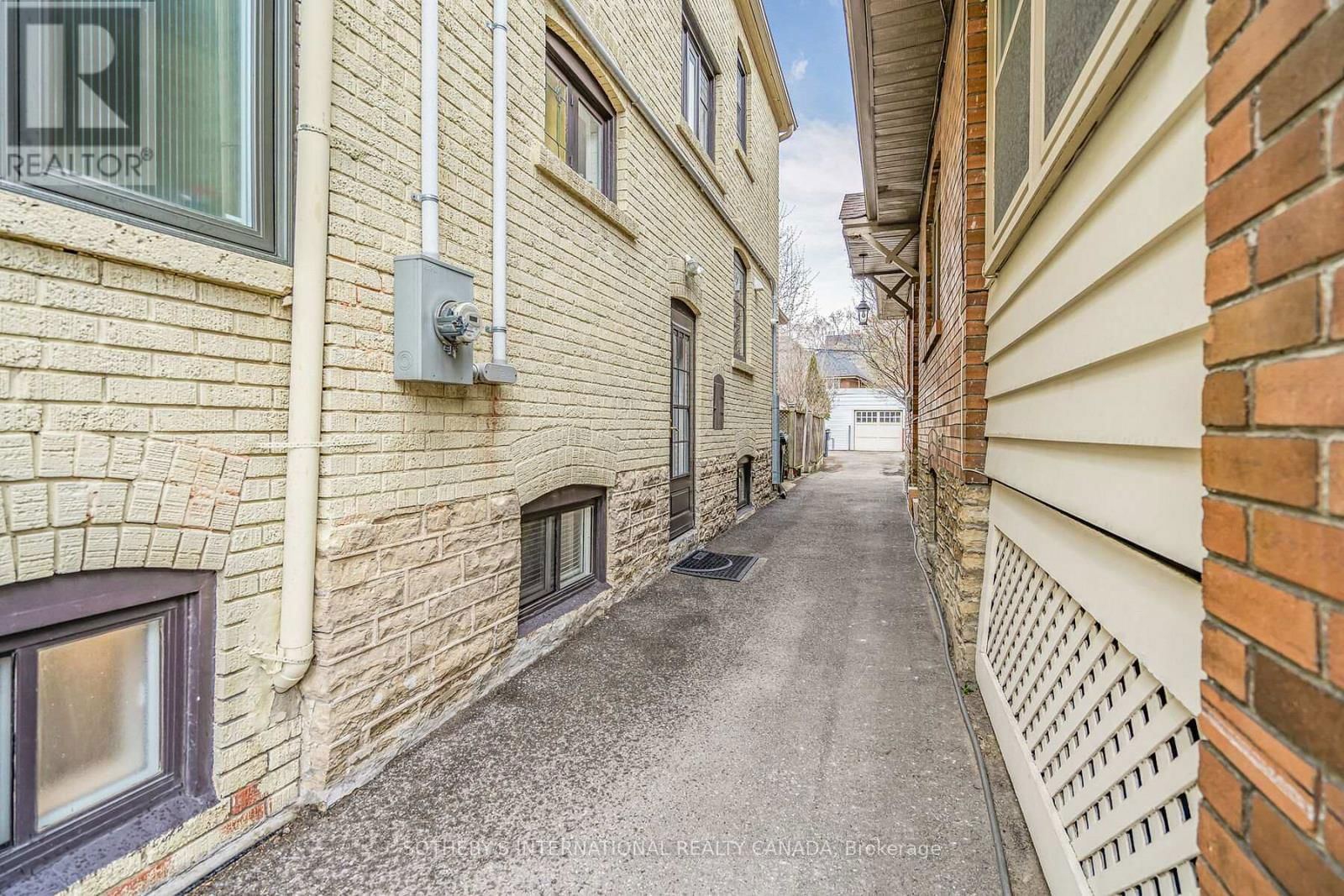 12 BELSIZE DRIVE Image 37