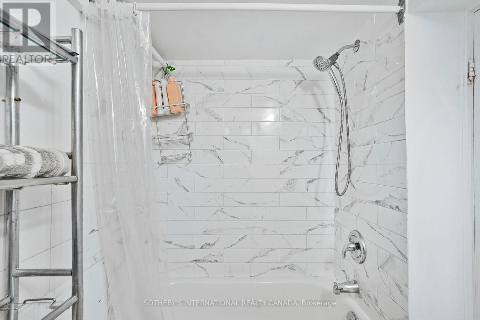 12 BELSIZE DRIVE Image 44