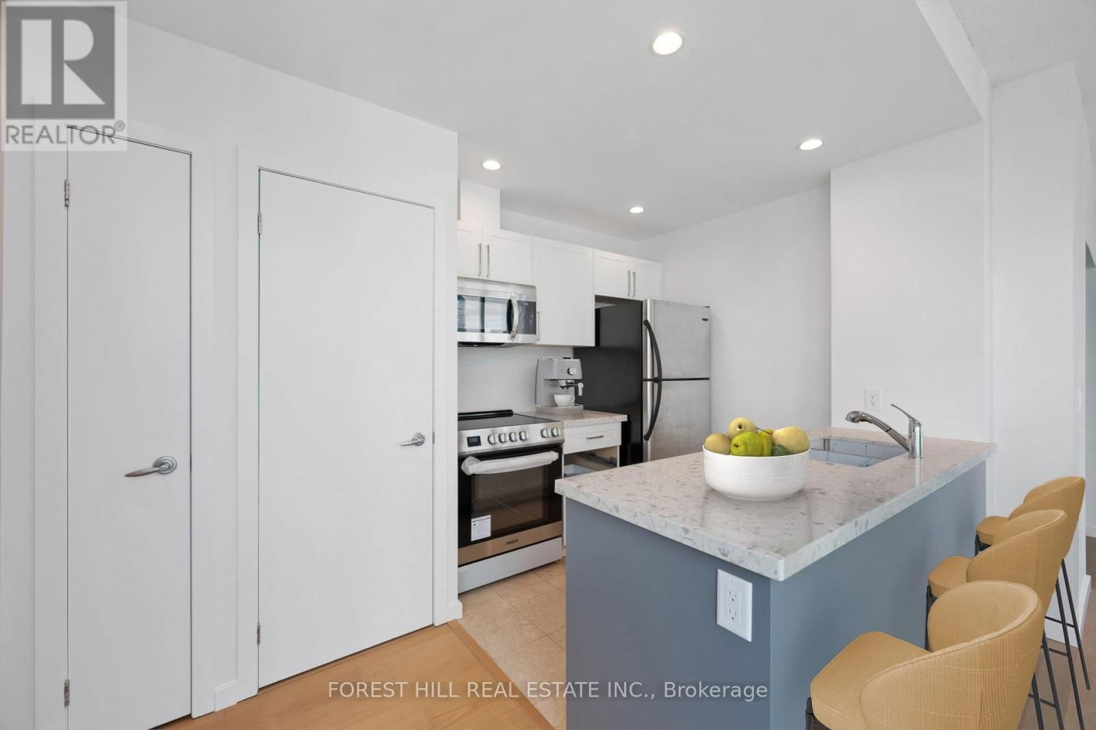3512 - 208 QUEENS QUAY BOULEVARD WEST Image 17