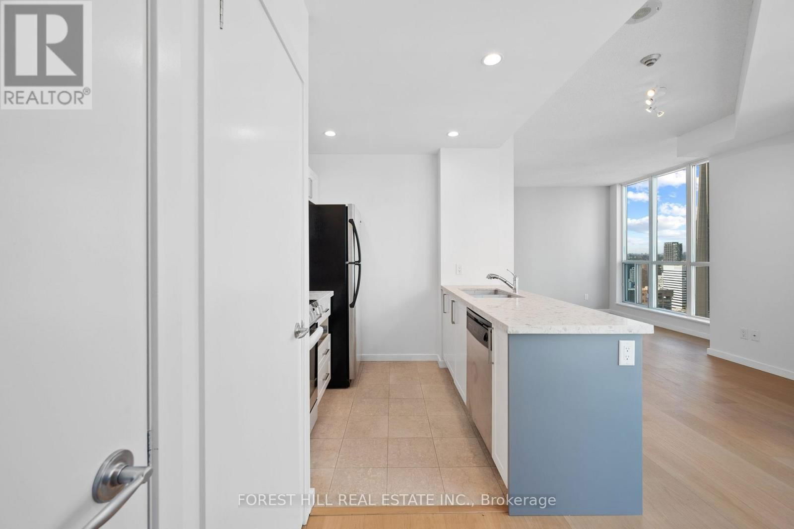 3512 - 208 QUEENS QUAY BOULEVARD WEST Image 8