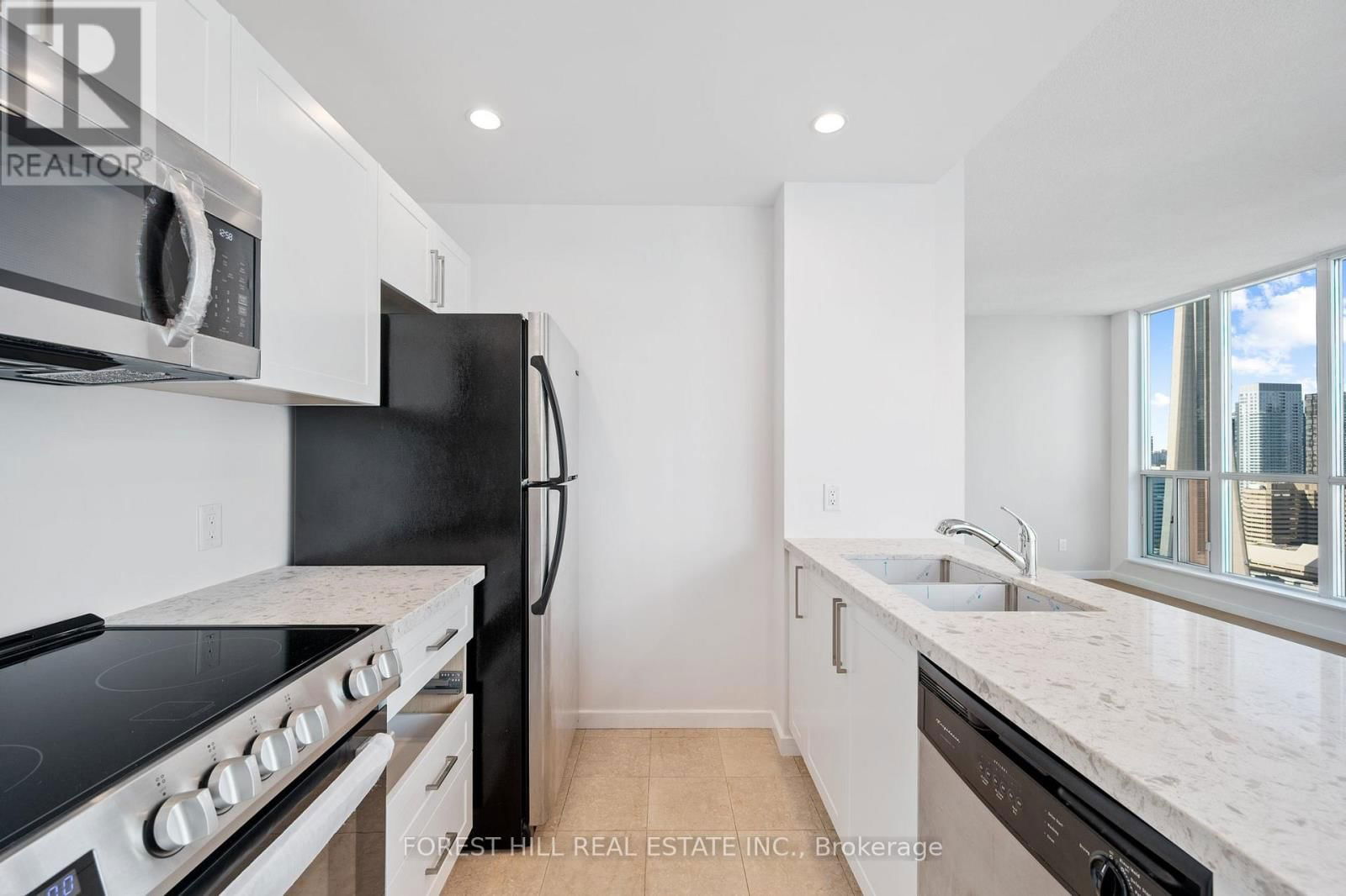 3512 - 208 QUEENS QUAY BOULEVARD WEST Image 9