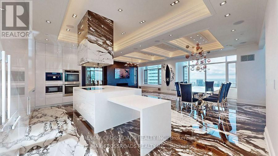 4801 - 311 BAY STREET Image 9