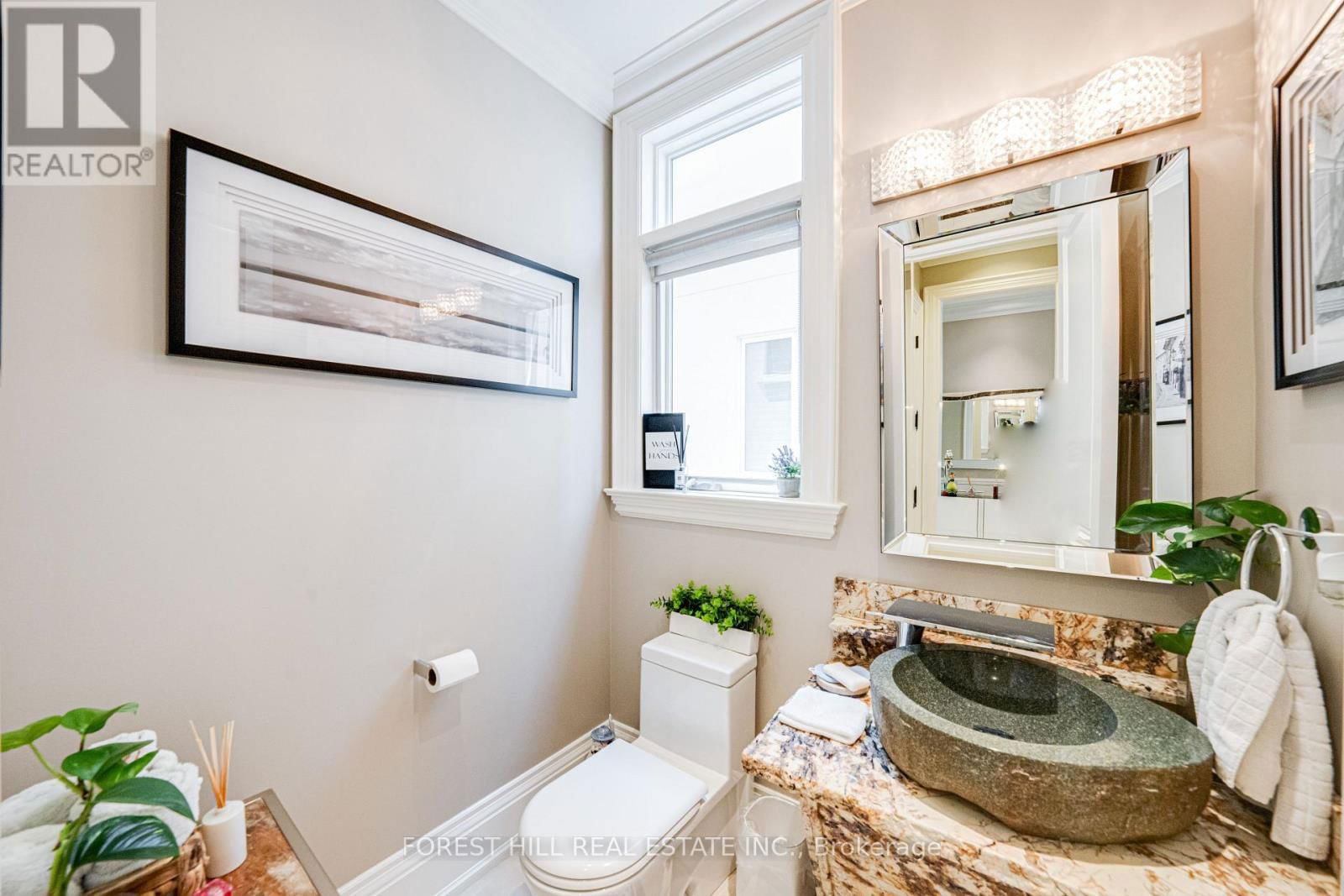 669 BEDFORD PARK AVENUE Image 19