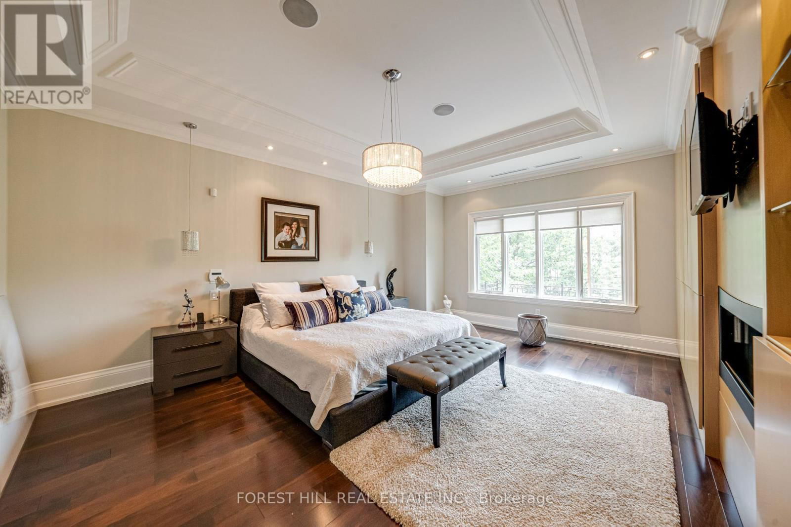 669 BEDFORD PARK AVENUE Image 21