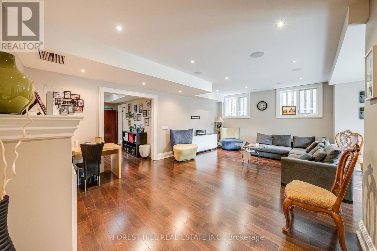 669 BEDFORD PARK AVENUE Image 28