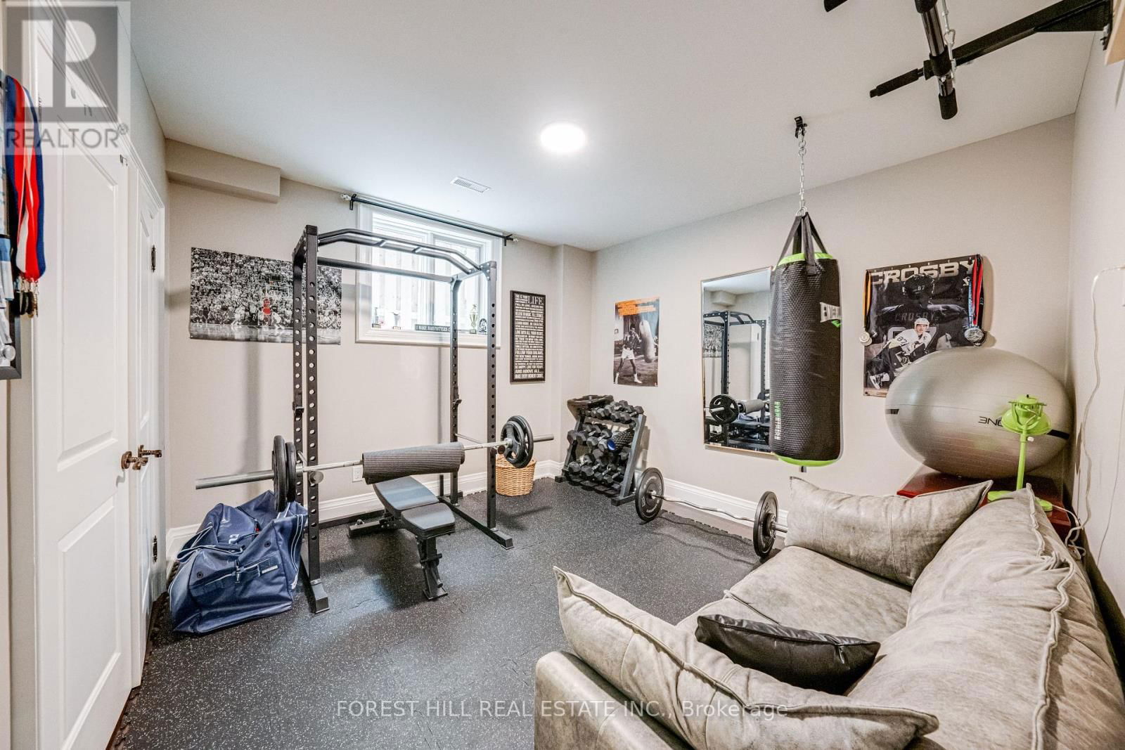669 BEDFORD PARK AVENUE Image 30