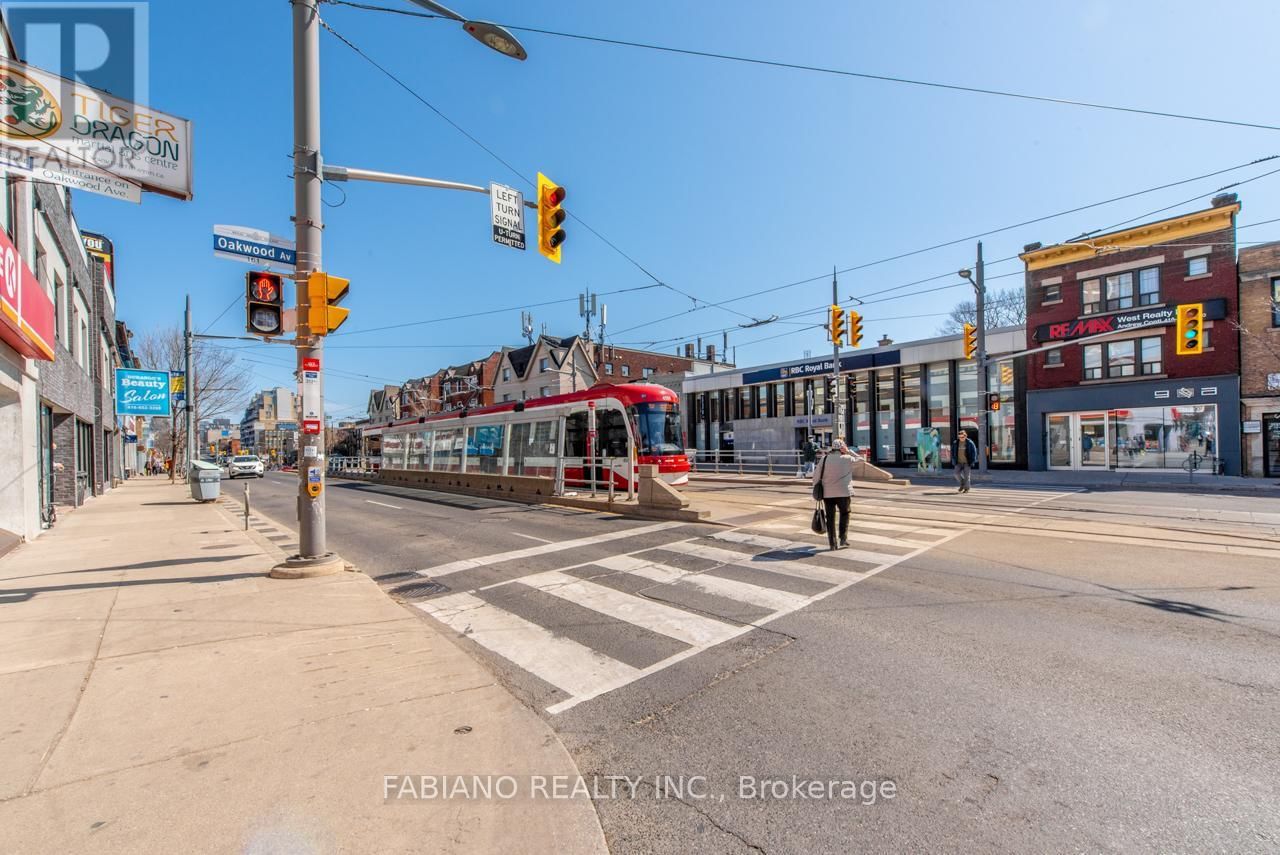 944 ST CLAIR AVENUE WEST Image 15