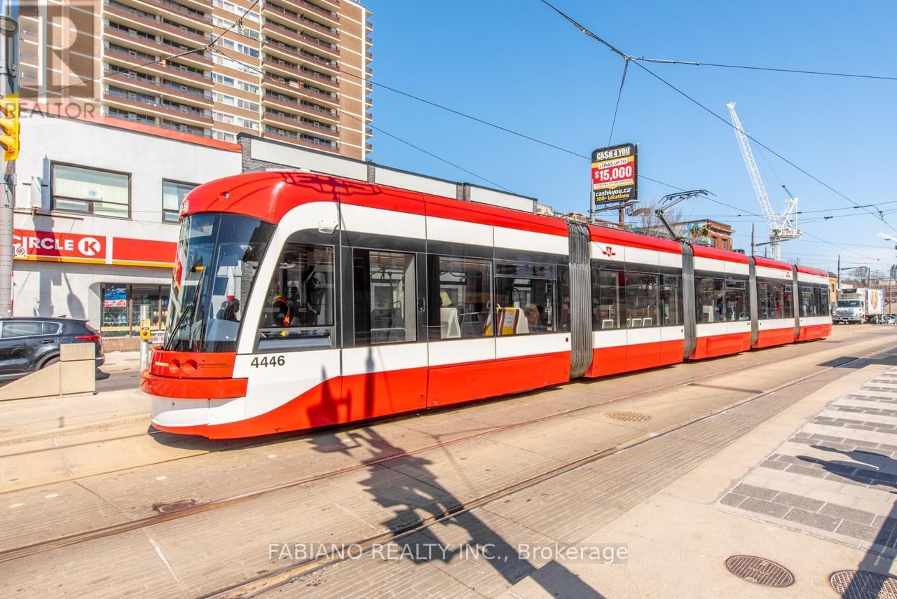 944 ST CLAIR AVENUE WEST Image 3
