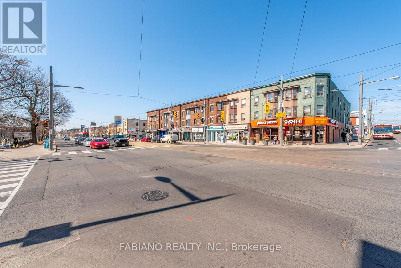 944 ST CLAIR AVENUE WEST Image 8