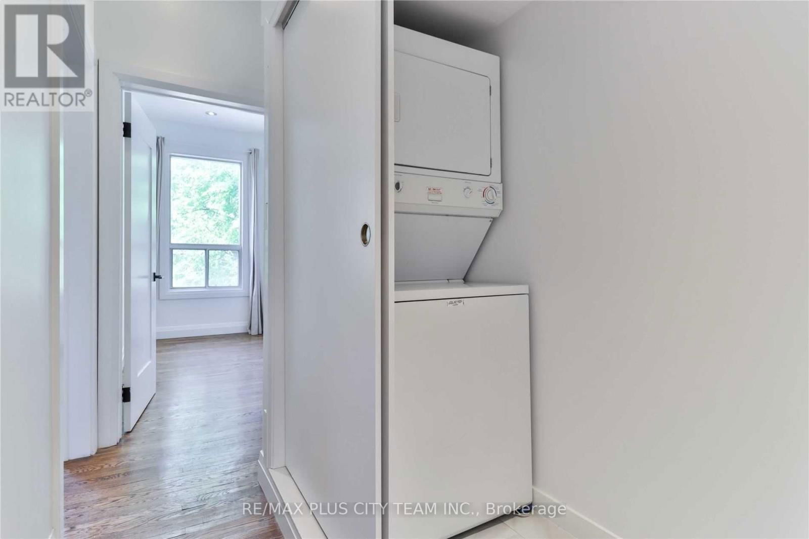 Upper - 153 NIAGARA STREET Image 23