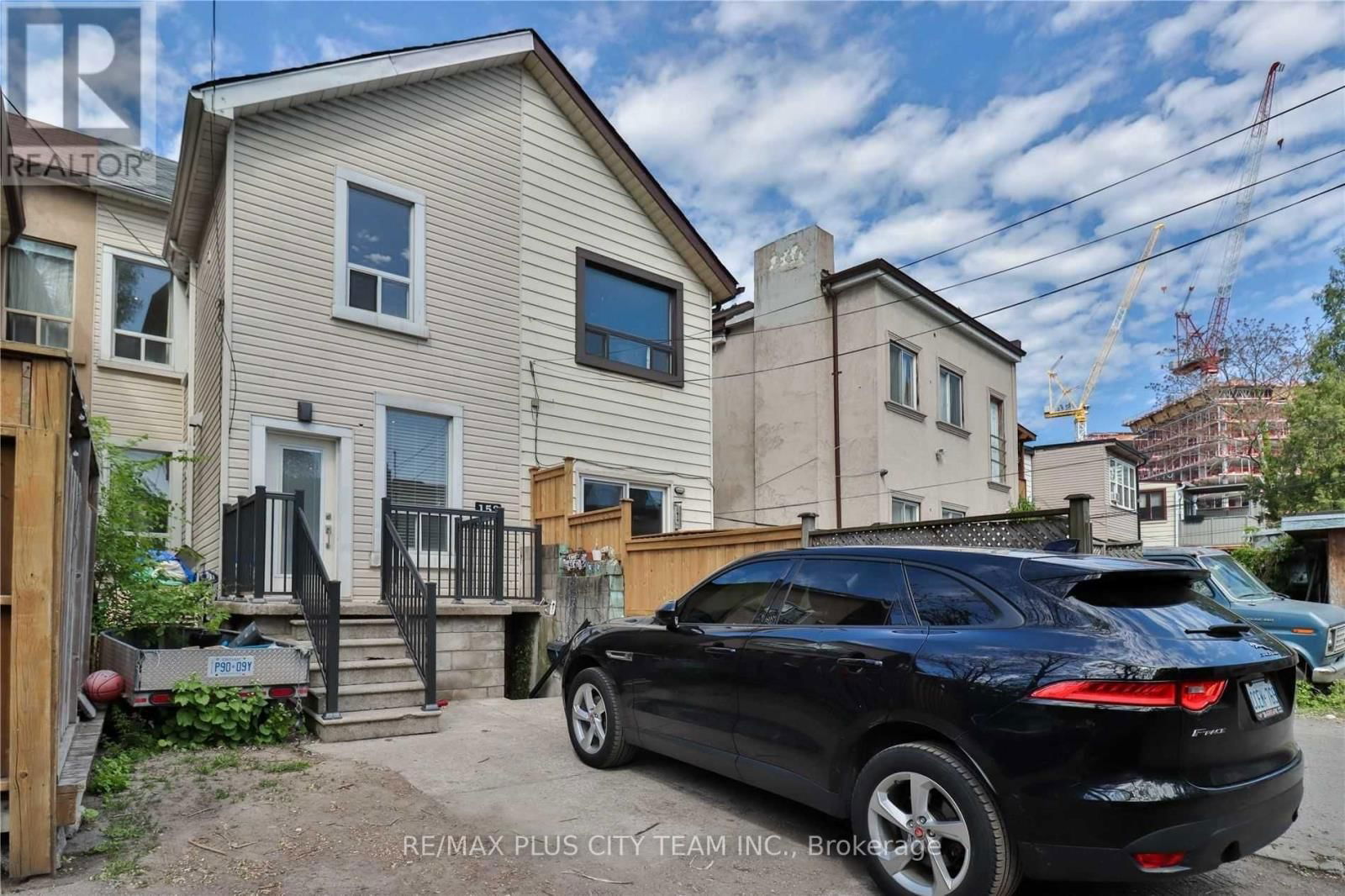 Upper - 153 NIAGARA STREET Image 32