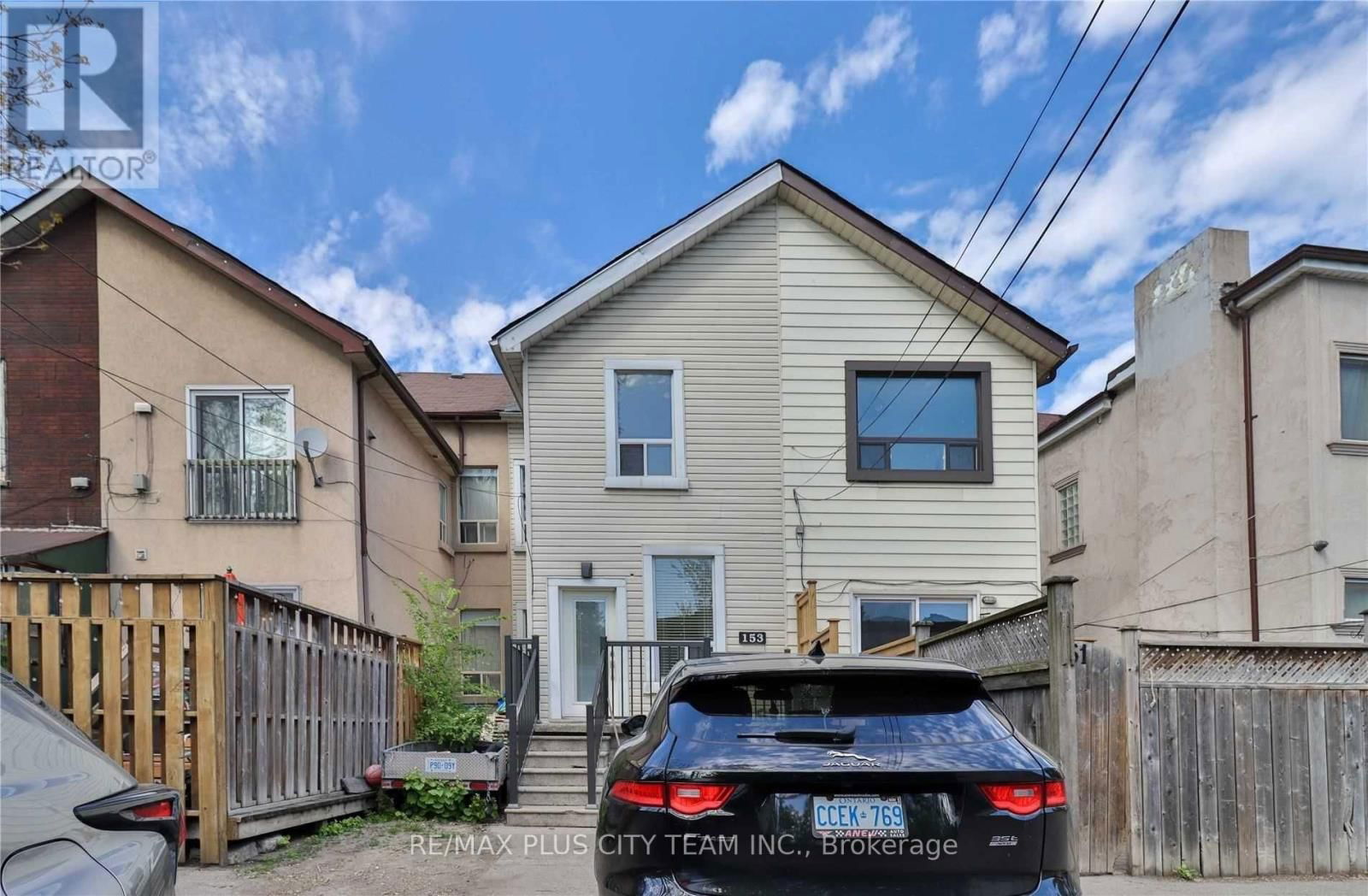 Upper - 153 NIAGARA STREET Image 33