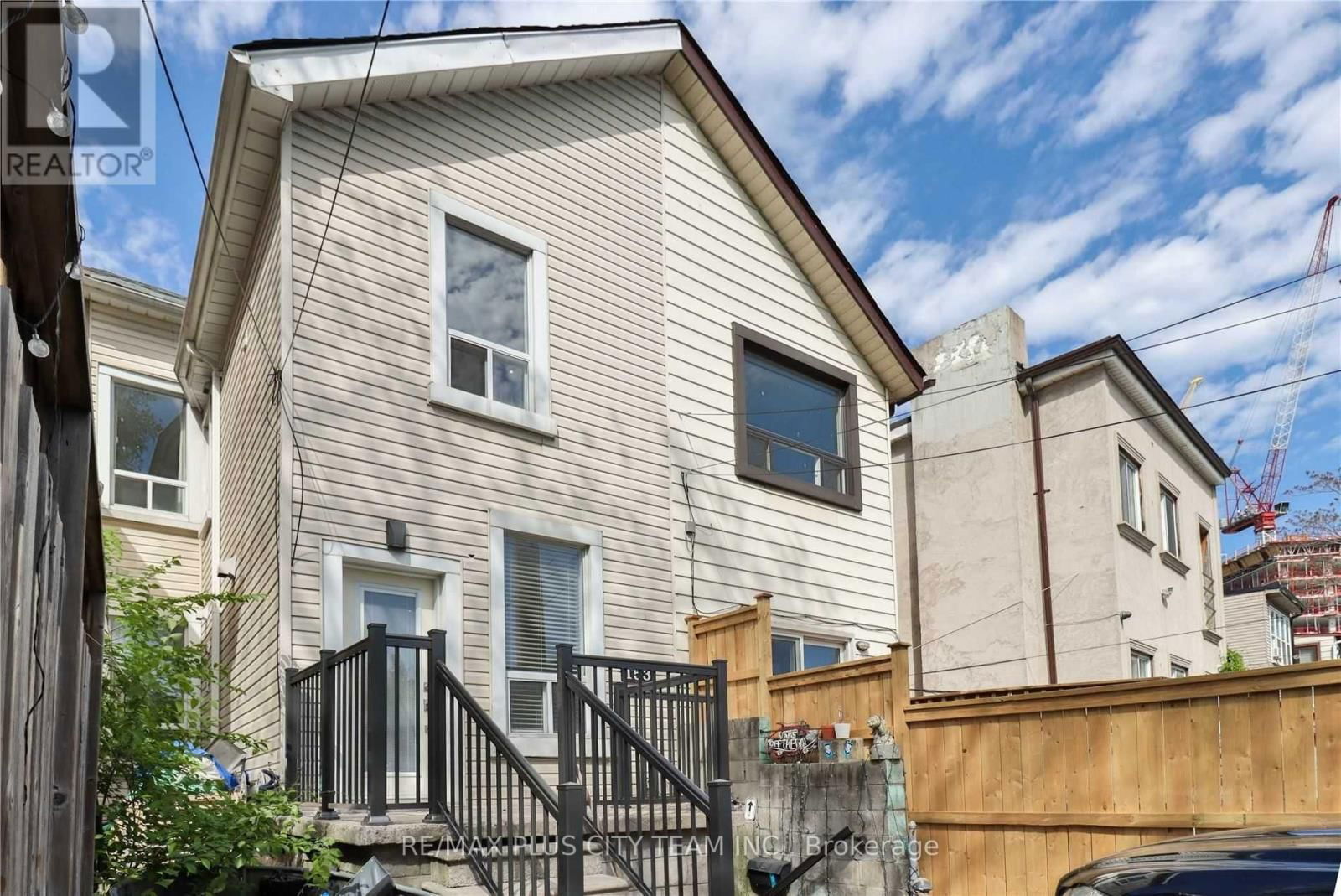 Upper - 153 NIAGARA STREET Image 34