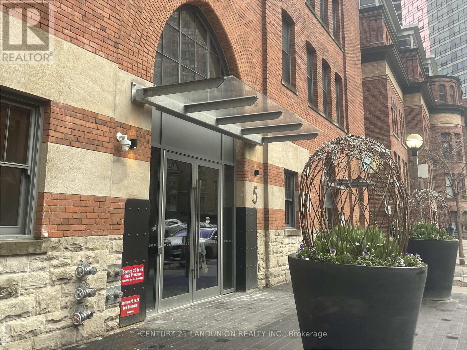 218 - 5 ST JOSEPH ST STREET Image 1