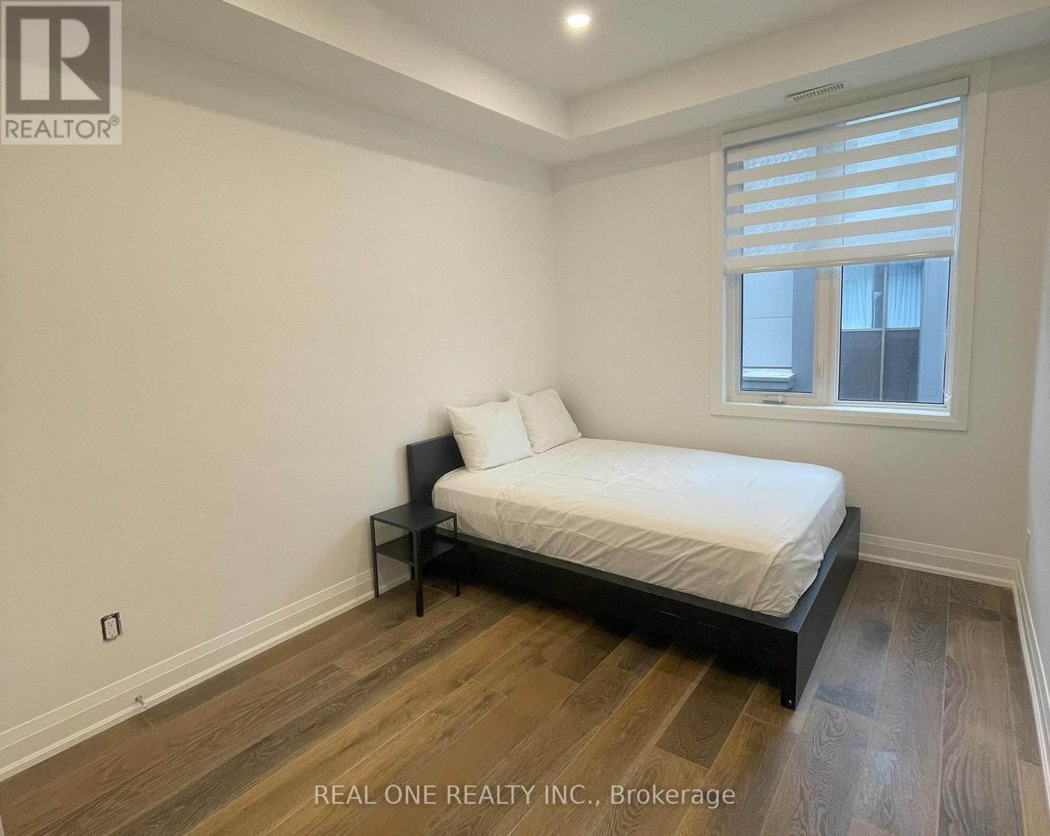 Unit 5 - 25 DERVOCK CRESCENT Image 13