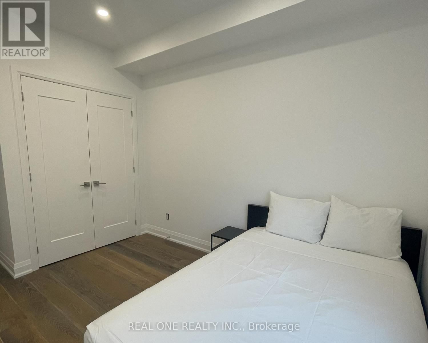 Unit 5 - 25 DERVOCK CRESCENT Image 14