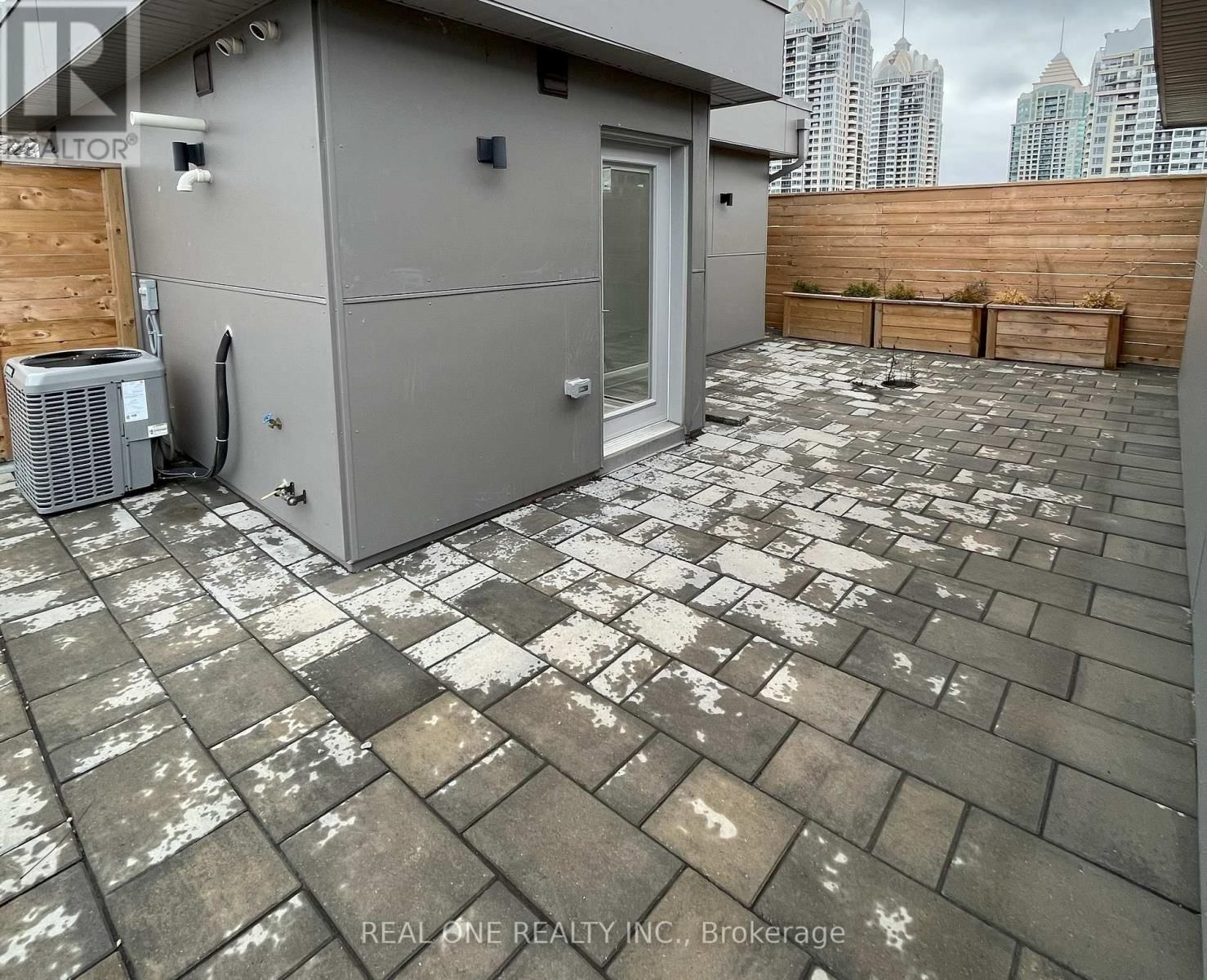 Unit 5 - 25 DERVOCK CRESCENT Image 31