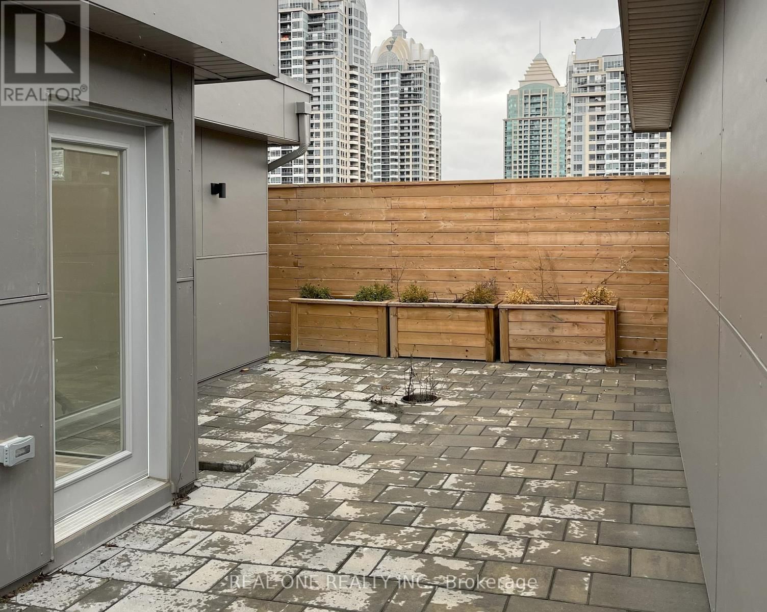 Unit 5 - 25 DERVOCK CRESCENT Image 32