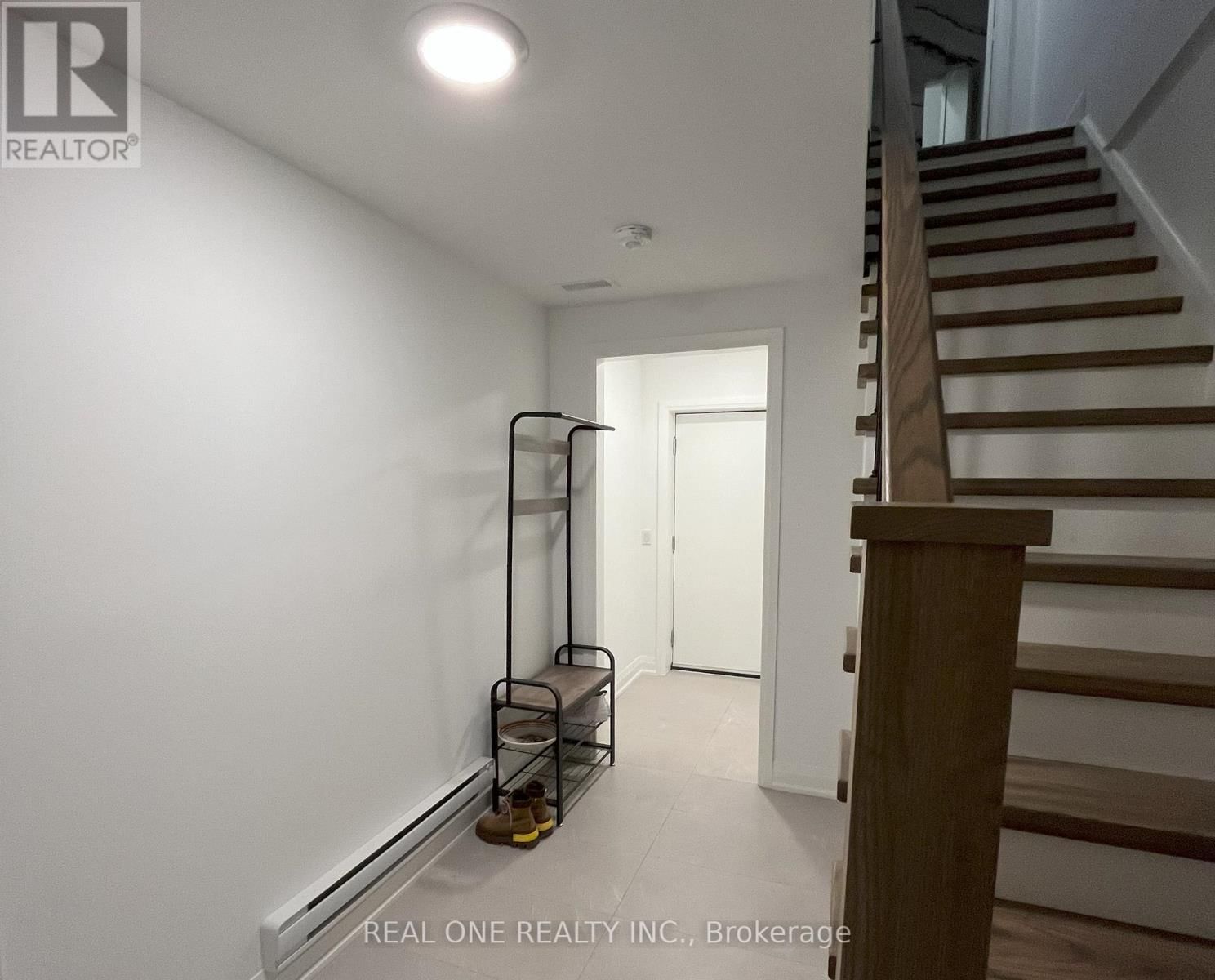 Unit 5 - 25 DERVOCK CRESCENT Image 36