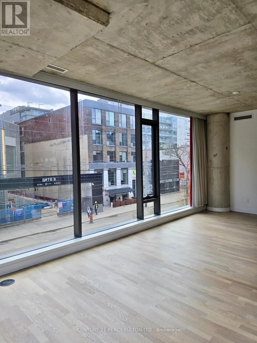 213 - 560 KING STREET WEST Image 12
