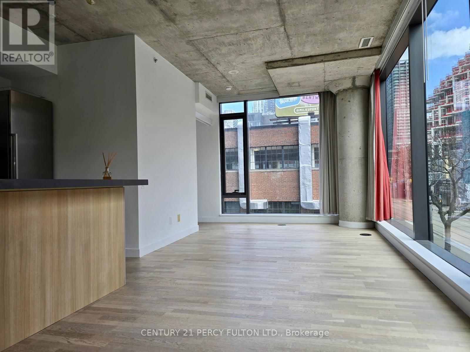 213 - 560 KING STREET WEST Image 7