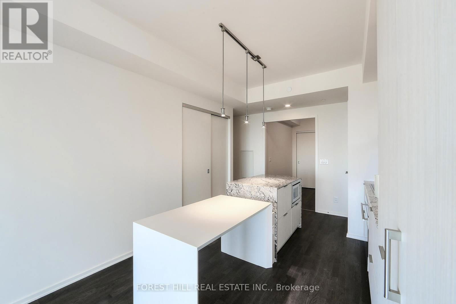 6508 - 1 BLOOR STREET EAST Image 18