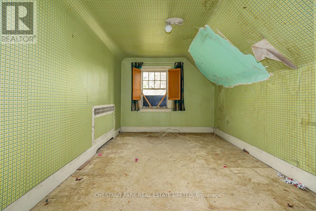 4 ELDERWOOD DRIVE Image 17