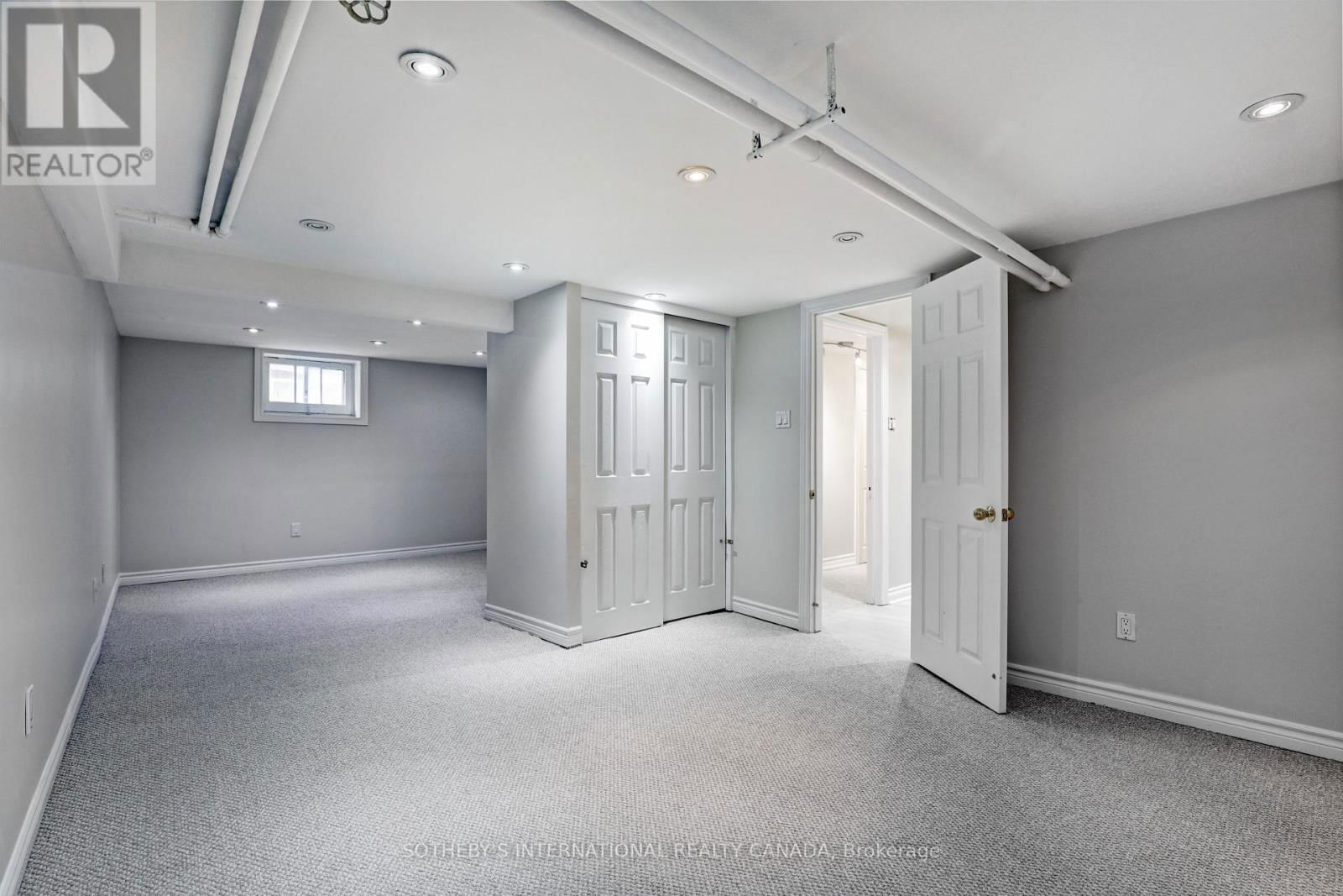 MAIN - 872 AVENUE ROAD Image 28