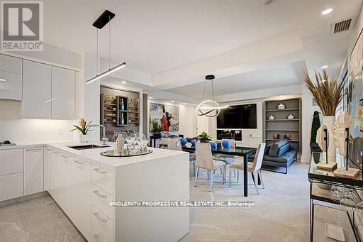 301 - 3 SOUTHVALE DRIVE Image 10