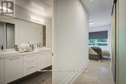 301 - 3 SOUTHVALE DRIVE Image 27
