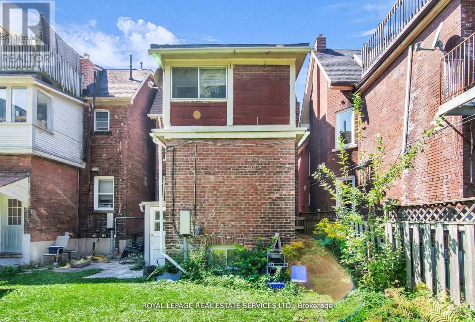 577 HURON STREET Image 14