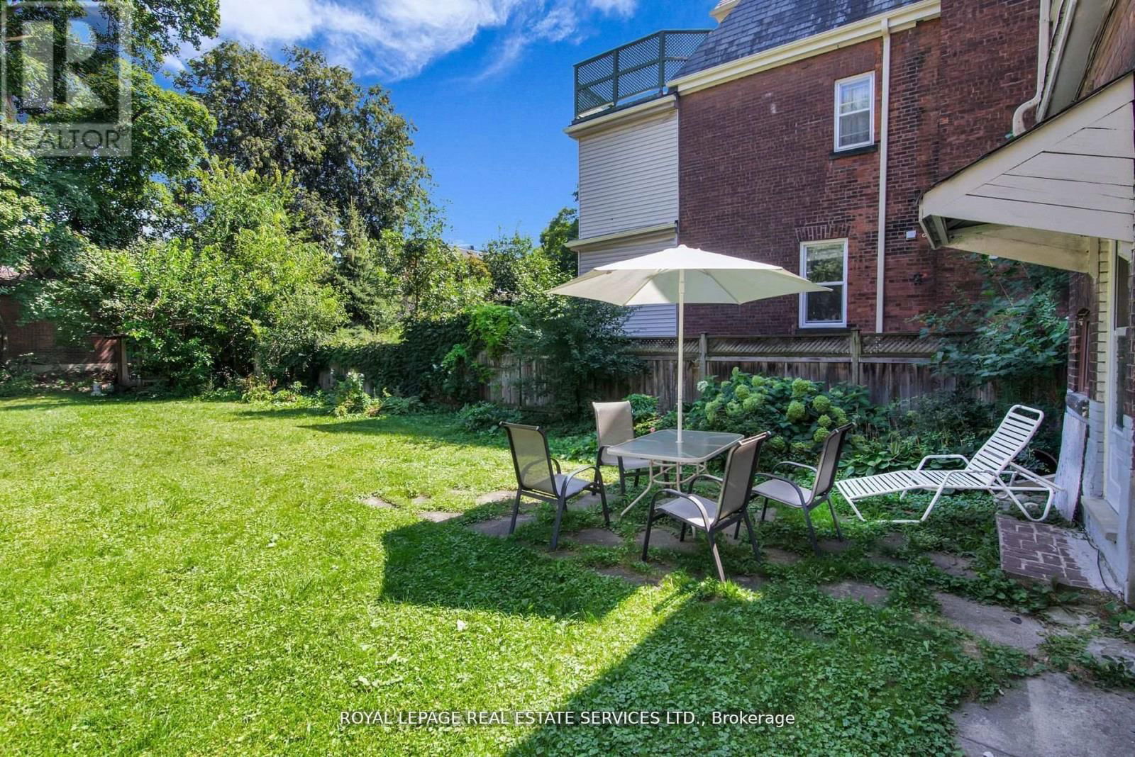 577 HURON STREET Image 9