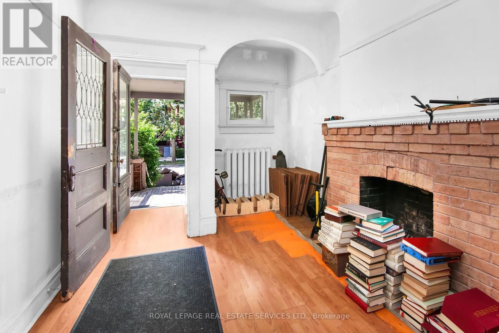 575 HURON STREET Image 9