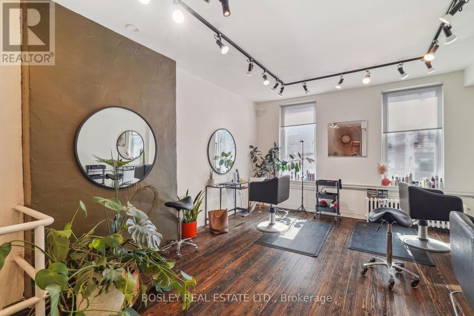 890 QUEEN STREET WEST Image 11