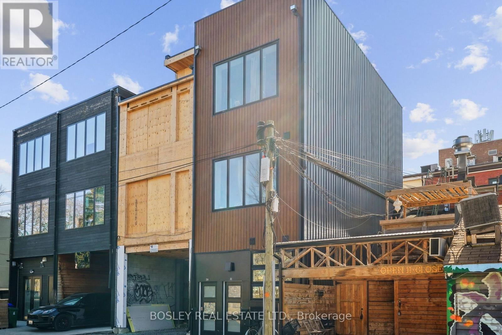 890 QUEEN STREET WEST Image 17